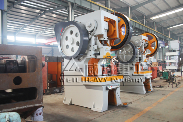 開式固定臺沖床加工車間