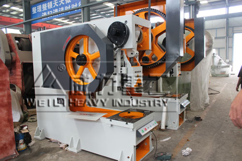 40噸深喉1250mm沖床設備