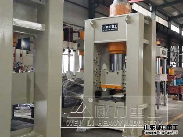 200噸閉式液壓沖床