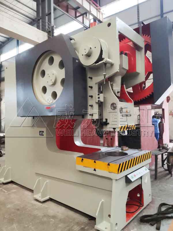 200噸沖床廠家_200噸鋼板固定臺(tái)深喉沖床喉深125