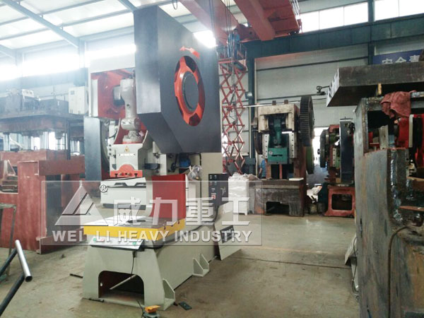 100噸鋼板固定臺深喉沖床